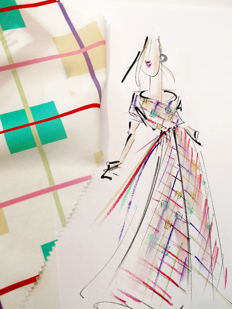 Massanfertigung-Wadenlanges-Sommerkleid-mit-kurzem-angeschnittenen-Aermel-Modeskizze-Rathmann-Couture Bunt bedruckte Baumwollstoffe als Etuikleid